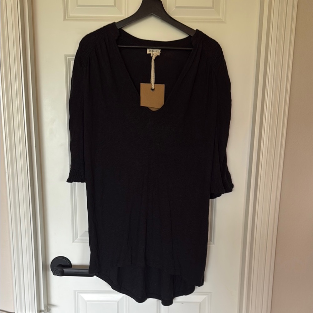 New! POL Black Women's Short Sleeve Top